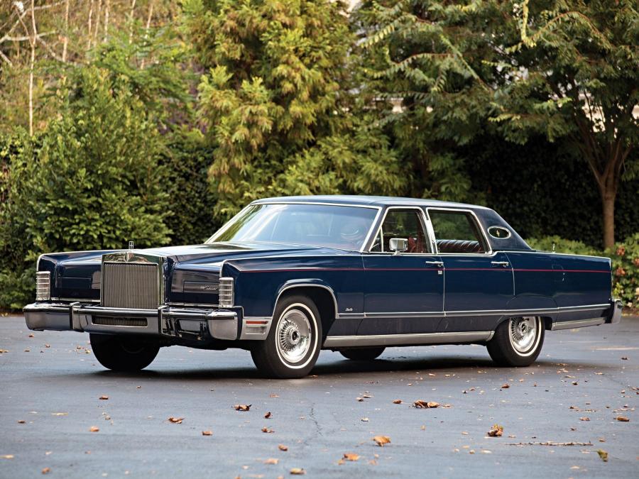 Lincoln Continental Town Car 1976 года  (фото 1 из 21)